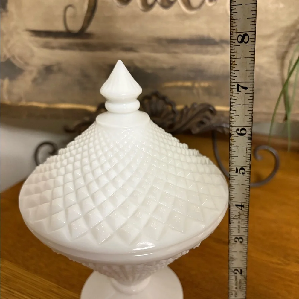 Vintage Westmoreland Milk Glass White English Hobnail Pedestal LiddedCandy Dish - Picture 6 of 7